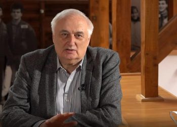 罗马尼亚集体版权管理组织主席欧金·乌里卡鲁先生向联盟致贺词