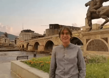 俄罗斯作家加拉·乌祖鲁托娃祝贺视频