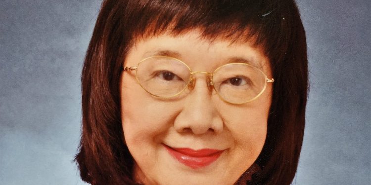 短篇小说欣赏——尤今(新加坡):《燃烧的狮子》