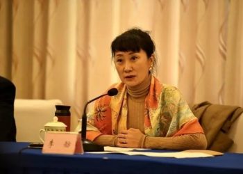 散文欣赏——李舫：《在火中生莲》