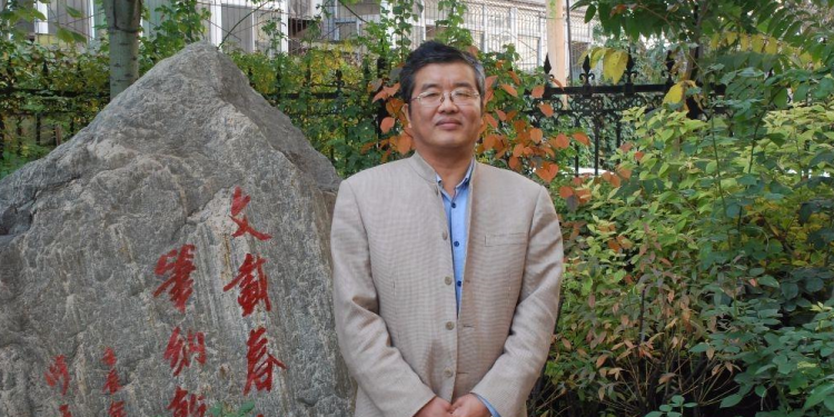 散文欣赏——黄风:《秋雨绵绵走平遥》