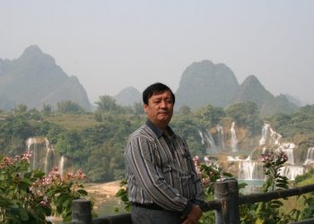 散文欣赏——艾贝保·热合曼：《学做一颗星星 (节选)》