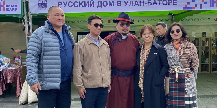 在蒙古中国文学读者俱乐部上的演讲