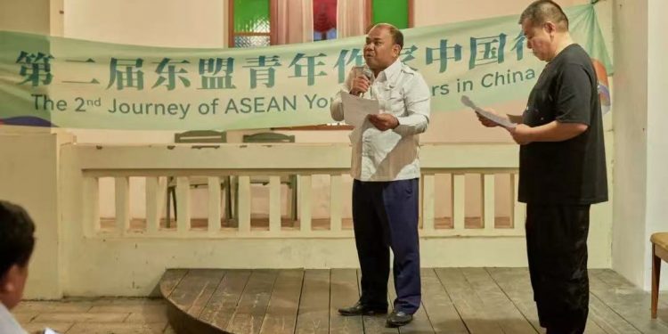 让作品真正拥有世界视野和民族灵魂