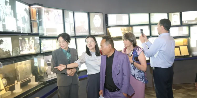 共同推动世界文学走向更加美好和开阔的未来