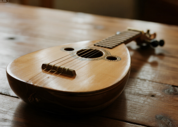 诗歌欣赏——谢哈·穆泰里（阿联酋）：《出生》